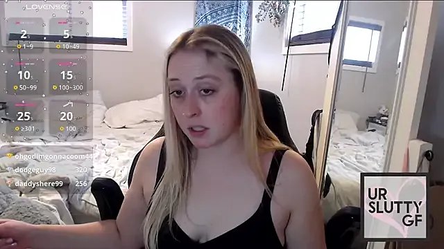 ursluttygf from StripChat