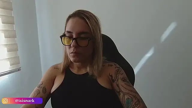 ValkyriaRose from StripChat