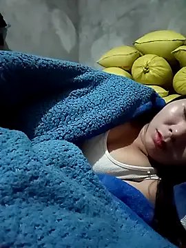 vangkt-cute from StripChat