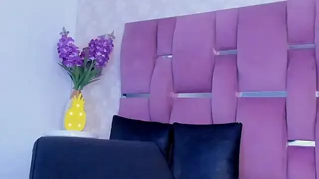vayoleen from StripChat is Freechat