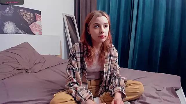 VedaSchulz from StripChat is Freechat