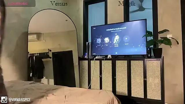 Naked Room venus-magik 