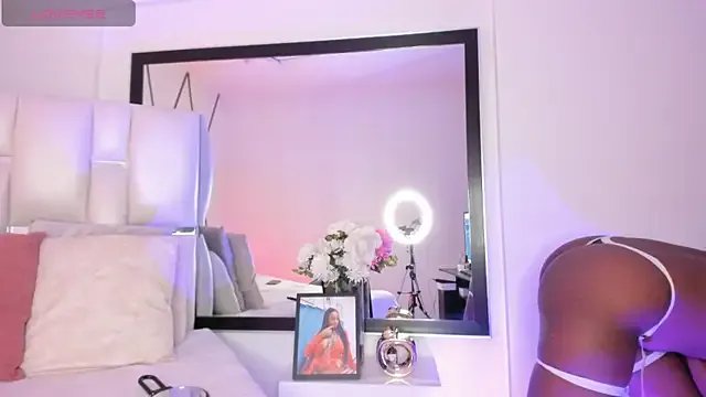 Venuswilds from StripChat