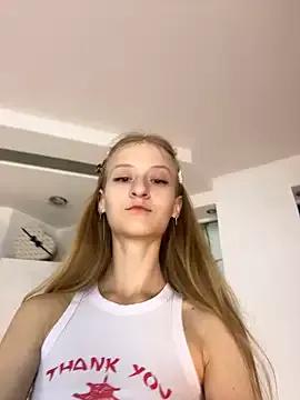 Vi6ginbabe from StripChat is Freechat