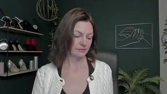 VivianWILD on StripChat 