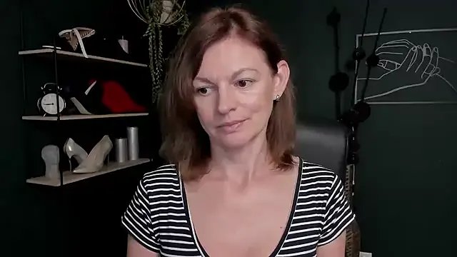 VivianWILD on StripChat 