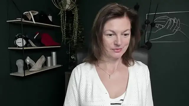 VivianWILD on StripChat 