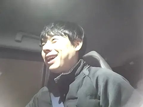 whitebriefboy from StripChat