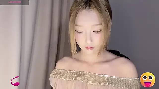 Winnie666- from StripChat