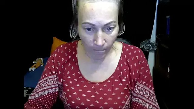 wLESLYMOSw from StripChat