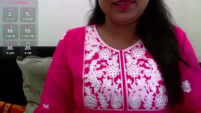 Wow-SexyHoney from StripChat