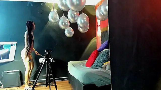 YayaHilton from StripChat