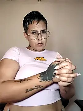 Yessi_rousse from StripChat