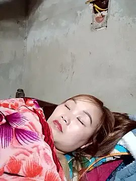 yula-bi from StripChat