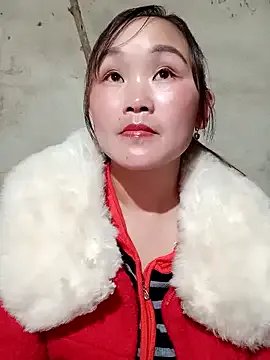 yula-bi from StripChat