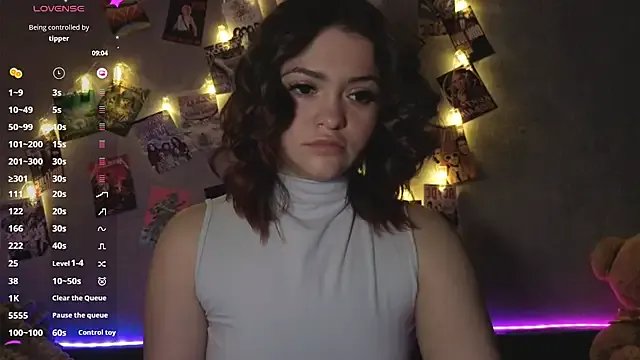 YummyTira from StripChat