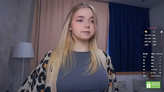 ZaraCreedon from StripChat