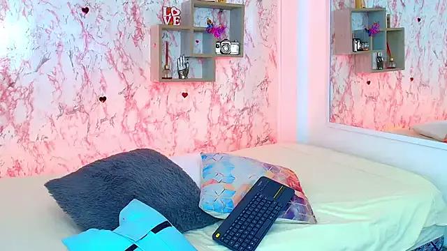 ZaraRousse from StripChat
